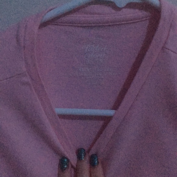 Pink basic V-Neck shirt - Picture 2 of 4